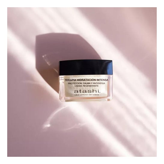 Atashi Cofre Terapia Iluminadora 50 ml + Hidratación Intensa 50 ml